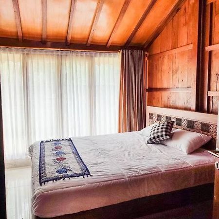 Villa Ndalem Arsita à Yogyakarta Extérieur photo