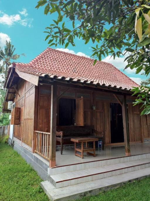 Villa Ndalem Arsita à Yogyakarta Extérieur photo